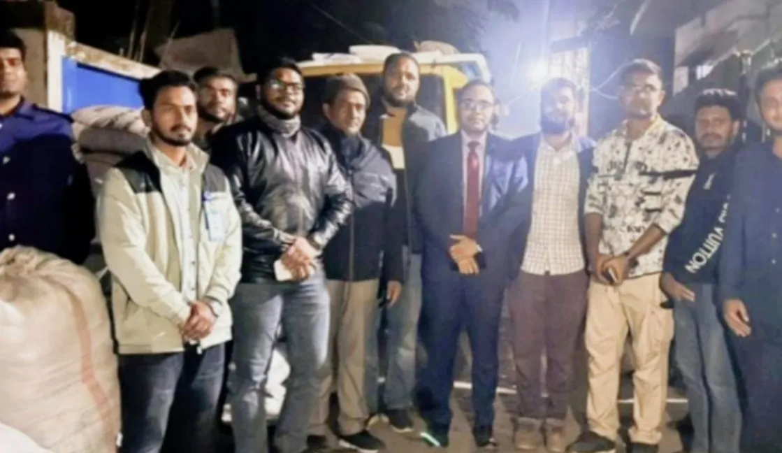 বরিশালে প্লাস্টিক কারখানায় অভিযান: নিষিদ্ধ পলিথিন জব্দ 